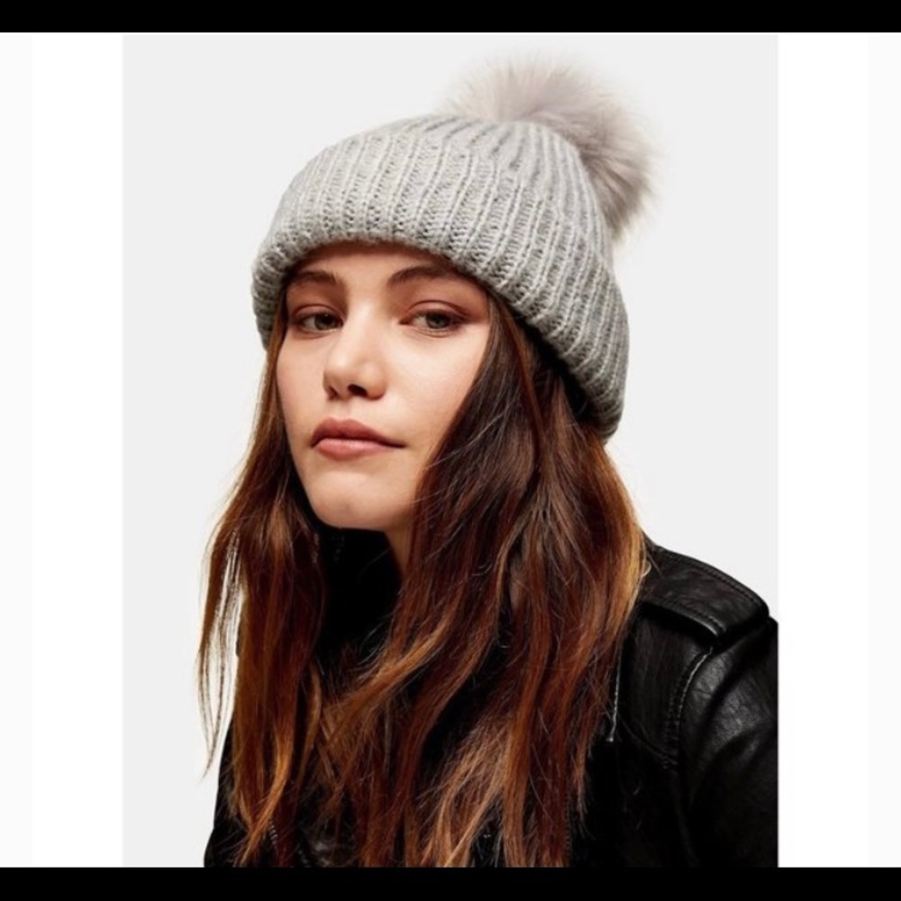 TopShop gray ribbed faux fur pom pom knit hat